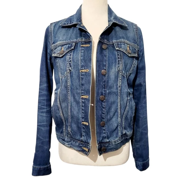GAP Women’s Denim Jean Trucker Jacket Size XS Medium Wash 100% Cotton Casual - Picture 2 of 12